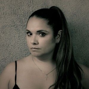 Meet your Posher, Elvia